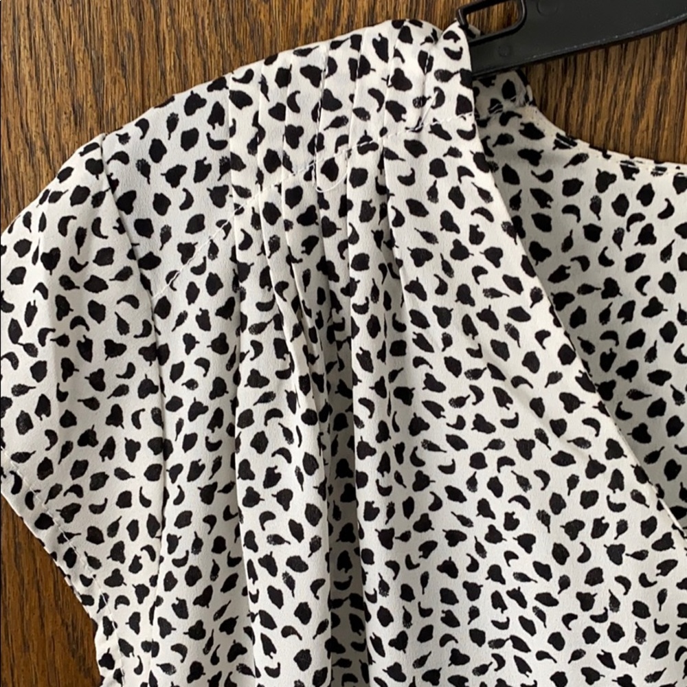 black & white patterned top! ๐ค๐ค - Picture 5 of 5